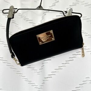Michael Kors wristlet wallet